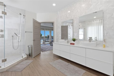 Villa ou maison à louer à Tampa, Floride: 6 chambres, 340.95 m2 № 2093629 - photo 25