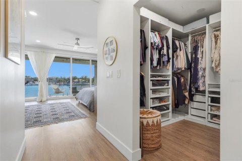Villa ou maison à louer à Tampa, Floride: 6 chambres, 340.95 m2 № 2093629 - photo 28