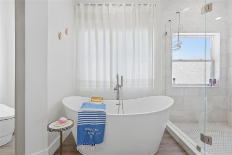 Villa ou maison à louer à Tampa, Floride: 6 chambres, 340.95 m2 № 2093629 - photo 26