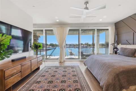 Villa ou maison à louer à Tampa, Floride: 6 chambres, 340.95 m2 № 2093629 - photo 22