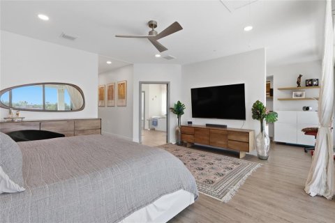 Villa ou maison à louer à Tampa, Floride: 6 chambres, 340.95 m2 № 2093629 - photo 24