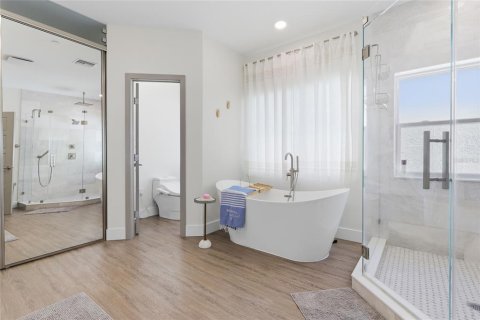 Villa ou maison à louer à Tampa, Floride: 6 chambres, 340.95 m2 № 2093629 - photo 27