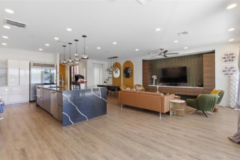 Villa ou maison à louer à Tampa, Floride: 6 chambres, 340.95 m2 № 2093629 - photo 17
