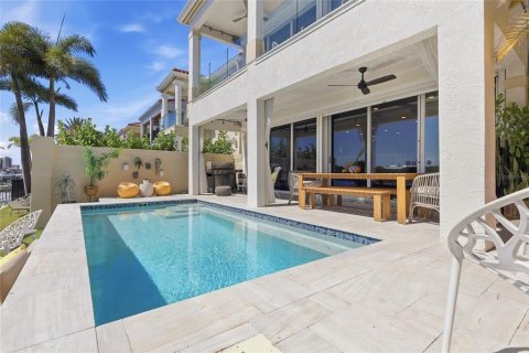 Villa ou maison à louer à Tampa, Floride: 6 chambres, 340.95 m2 № 2093629 - photo 3