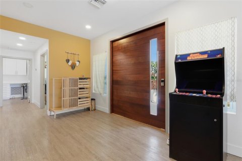 Villa ou maison à louer à Tampa, Floride: 6 chambres, 340.95 m2 № 2093629 - photo 10