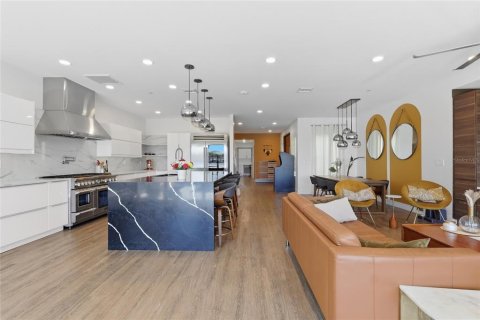 Villa ou maison à louer à Tampa, Floride: 6 chambres, 340.95 m2 № 2093629 - photo 18