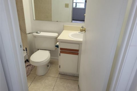 House in New Port Richey, Florida 3 bedrooms, 140.28 sq.m. № 1894757 - photo 11