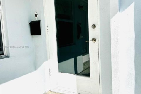 Casa en alquiler en Hollywood, Florida, 175.21 m2 № 1957185 - foto 12