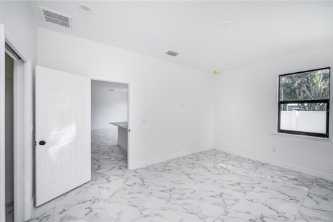 House in Port Richey, Florida 3 bedrooms, 145.21 sq.m. № 1841725 - photo 14