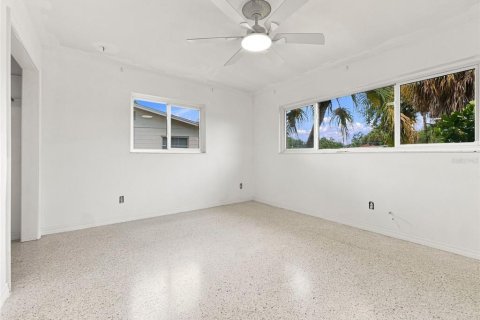 Villa ou maison à vendre à Saint Petersburg, Floride: 2 chambres, 130.25 m2 № 2345440 - photo 18