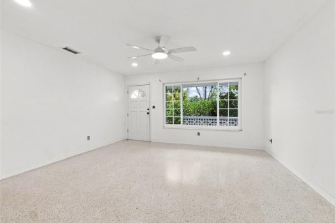 Villa ou maison à vendre à Saint Petersburg, Floride: 2 chambres, 130.25 m2 № 2345440 - photo 4