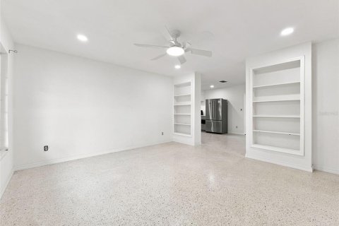 Villa ou maison à vendre à Saint Petersburg, Floride: 2 chambres, 130.25 m2 № 2345440 - photo 7