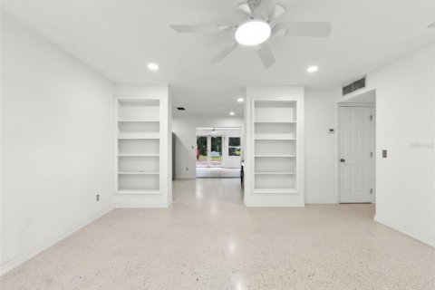 Villa ou maison à vendre à Saint Petersburg, Floride: 2 chambres, 130.25 m2 № 2345440 - photo 6