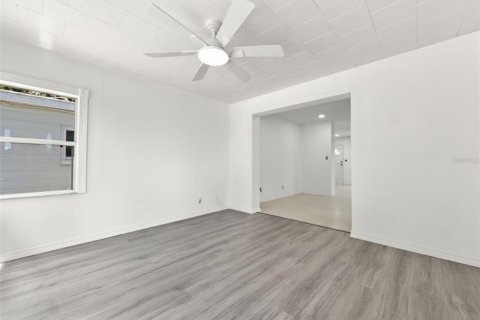 Villa ou maison à vendre à Saint Petersburg, Floride: 2 chambres, 130.25 m2 № 2345440 - photo 15