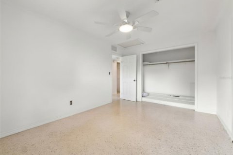 Villa ou maison à vendre à Saint Petersburg, Floride: 2 chambres, 130.25 m2 № 2345440 - photo 24