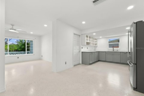Villa ou maison à vendre à Saint Petersburg, Floride: 2 chambres, 130.25 m2 № 2345440 - photo 9