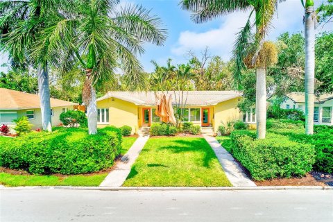 Casa en venta en Saint Petersburg, Florida, 4 dormitorios, 174.66 m2 № 1916612 - foto 2