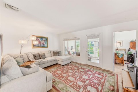 Casa en venta en Saint Petersburg, Florida, 4 dormitorios, 174.66 m2 № 1916612 - foto 28