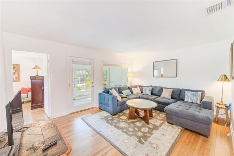 Casa en venta en Saint Petersburg, Florida, 4 dormitorios, 174.66 m2 № 1916612 - foto 10