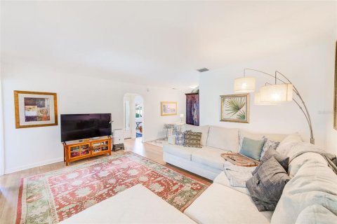 Casa en venta en Saint Petersburg, Florida, 4 dormitorios, 174.66 m2 № 1916612 - foto 30