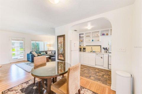 Casa en venta en Saint Petersburg, Florida, 4 dormitorios, 174.66 m2 № 1916612 - foto 13