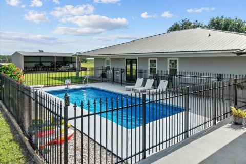 House in High Springs, Florida 3 bedrooms, 250.84 sq.m. № 1683146 - photo 1