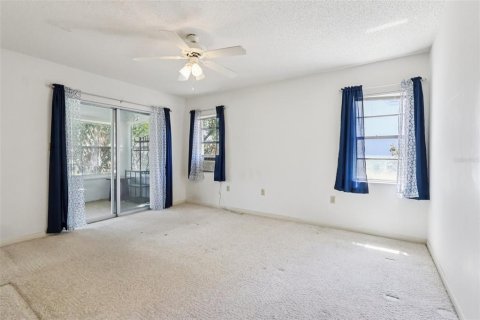House in Haines City, Florida 2 bedrooms, 141.58 sq.m. № 2128700 - photo 12