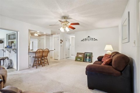 House in Haines City, Florida 2 bedrooms, 141.58 sq.m. № 2128700 - photo 11