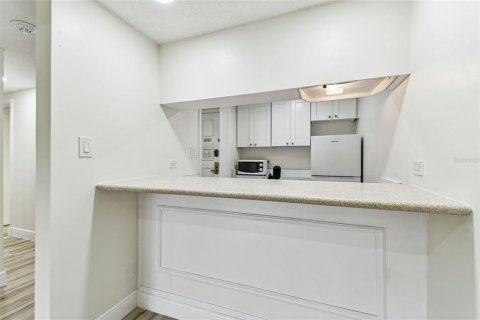 Condo in Palm Harbor, Florida, 1 bedroom  № 1780585 - photo 8