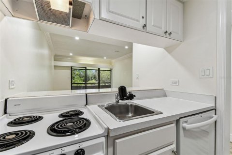 Condo in Palm Harbor, Florida, 1 bedroom  № 1780585 - photo 6