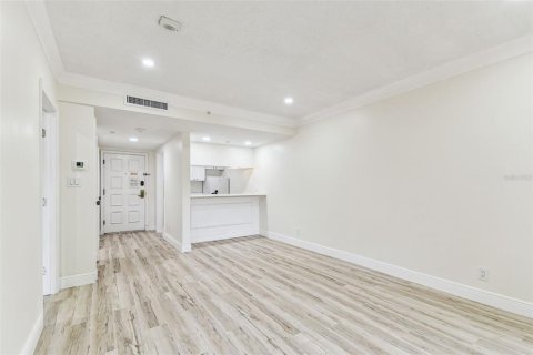 Condo in Palm Harbor, Florida, 1 bedroom  № 1780585 - photo 11