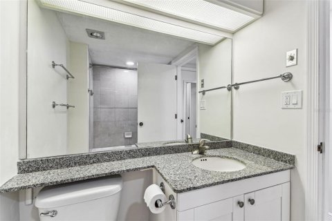 Condo in Palm Harbor, Florida, 1 bedroom  № 1780585 - photo 20