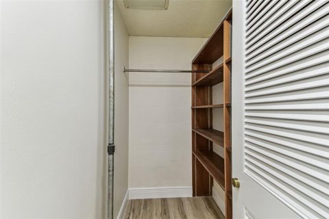 Condo in Palm Harbor, Florida, 1 bedroom  № 1780585 - photo 17