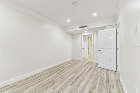 Condo in Palm Harbor, Florida, 1 bedroom  № 1780585 - photo 15