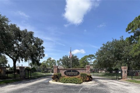 House in Palm Bay, Florida 4 bedrooms, 239.5 sq.m. № 1852953 - photo 4