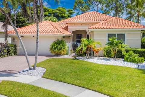 House in Boynton Beach, Florida 3 bedrooms, 213.58 sq.m. № 1877981 - photo 1