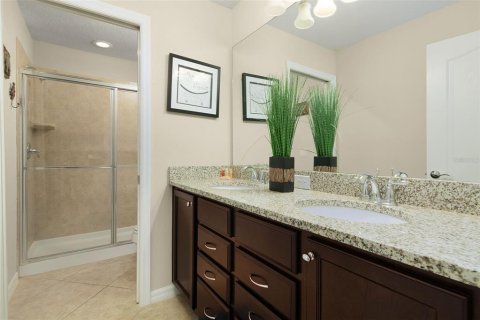 House in Kissimmee, Florida 7 bedrooms, 307.88 sq.m. № 2391357 - photo 10