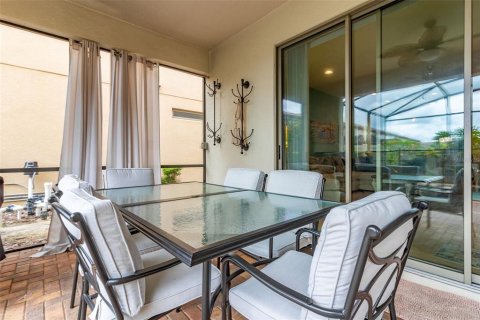 House in Kissimmee, Florida 7 bedrooms, 307.88 sq.m. № 2391357 - photo 17