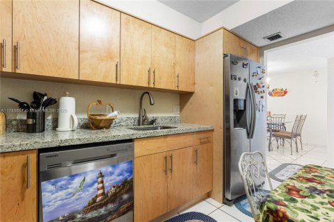Copropriété à vendre à Pompano Beach, Floride: 1 chambre, 68.56 m2 № 1705264 - photo 3