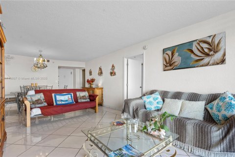 Copropriété à vendre à Pompano Beach, Floride: 1 chambre, 68.56 m2 № 1705264 - photo 11