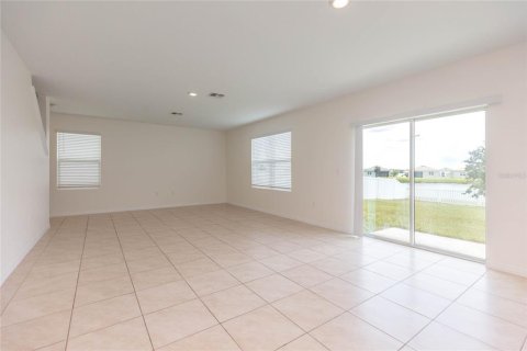 Villa ou maison à vendre à Auburndale, Floride: 4 chambres, 234.67 m2 № 2322465 - photo 15