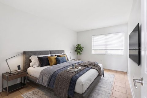 Condo in Saint Petersburg, Florida, 1 bedroom  № 2102817 - photo 9