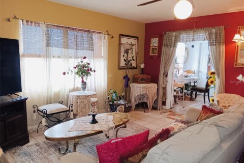 House in Clermont, Florida 4 bedrooms, 153.2 sq.m. № 1919070 - photo 13