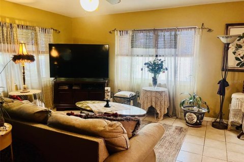 House in Clermont, Florida 4 bedrooms, 153.2 sq.m. № 1919070 - photo 17