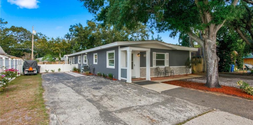 Immobilier commercial à Dunedin, Floride 6 chambres, 221.85 m2 № 2234355