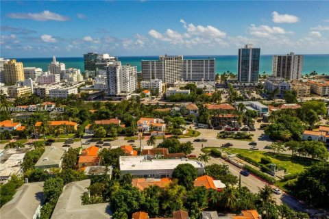 Apartamento en alquiler en Miami Beach, Florida, 1 dormitorio № 2010645 - foto 14