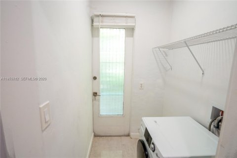 Apartamento en alquiler en Miami Beach, Florida, 1 dormitorio № 2010645 - foto 10