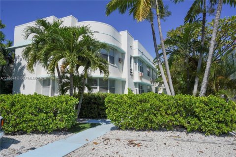 Apartamento en alquiler en Miami Beach, Florida, 1 dormitorio № 2010645 - foto 12