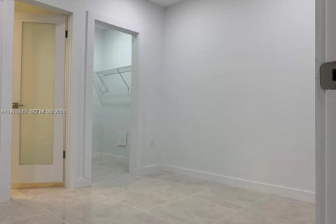 Apartamento en alquiler en Miami Beach, Florida, 1 dormitorio № 2010645 - foto 7