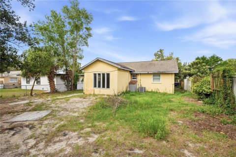 House in Tampa, Florida 3 bedrooms, 80.27 sq.m. № 2201845 - photo 16